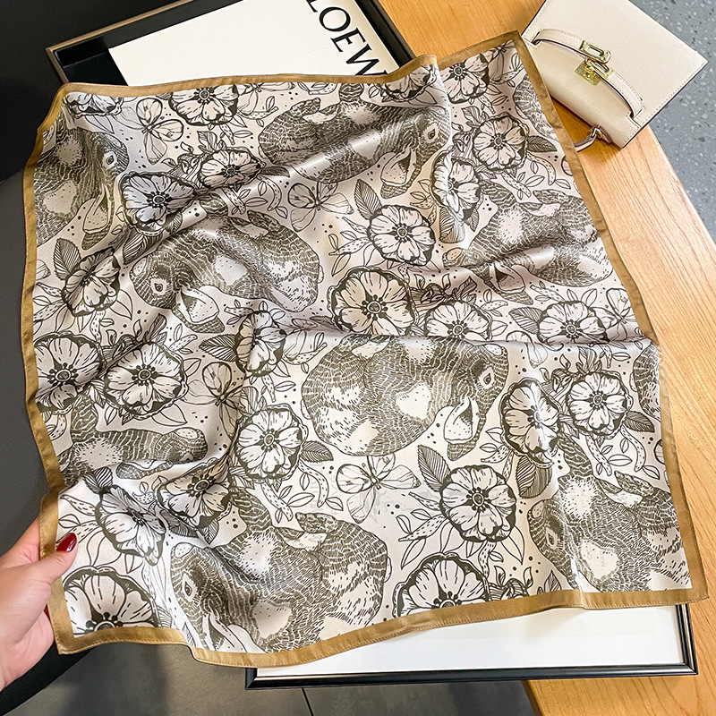 وشاح نسائي مربع مصنوع من الحري - مراجعة Silk Tie Woven وسعره